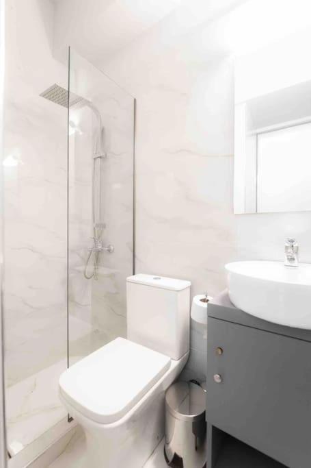 Lux Seaside Apartment By Volos Hospitality Kültér fotó